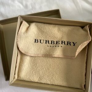 Burberry wallet box & sleeve